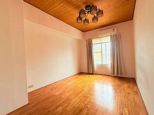 東隆王朝三房+車位