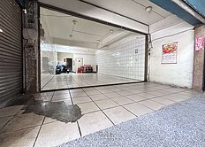 高城市場~大地坪邊間三角透天店面 