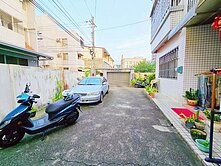 🌸勤益商圈｜庭院車庫｜大地坪｜孝親大面寬透天
