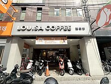 新北板橋正臨三民路大面寬收租精華超值店面