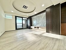 潭子鄉根四房+車位｜ 高樓層｜ 雙陽台