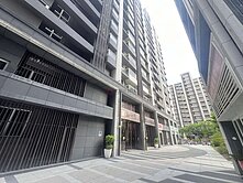 永慶小施♘愛丁堡~二室+平面車位~次頂樓~屋況佳