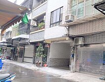鳳山體育館翻新車庫透天