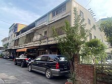 大里中興路旁邊間透天.麥當勞 客家本色，圖書館