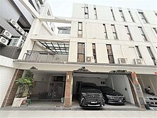 八卦國小10米大面寬雙車透天		 		