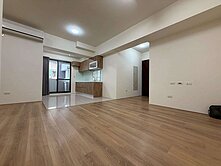 ⚜️四品牌獨家⚜️東區十甲正商圈三房B1柱邊平車