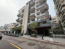 東區十甲商圈❗️冠勇美臻館❗️三房B1柱邊平車