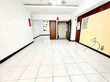 專任｜大3房 室內近36坪｜前後陽台 休旅車位｜