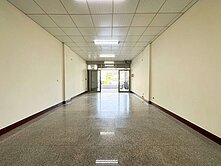 鹿峰國小旁補習班店面