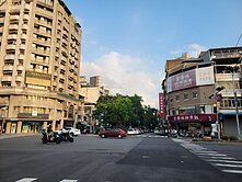 鄰近東區LaLaport【大面寬邊間店面】好停車