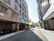 東區崇德路尾.新整理/在一樓/ 2房+平面車位 