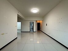 牙專任 >崇德商圈>輕屋齡三房平車>採光絕佳