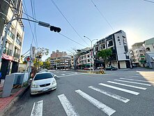獨家～)家樂福旁 · 收租金雞母｜整棟𝟭𝟭套