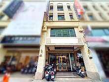 鳳山青年路上土地49坪大面寬傳家電梯金鑽店 #王詅
