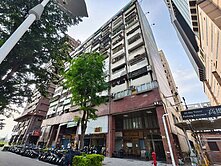 高雄85大樓旁★優質採光通風佳大套房