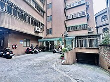 頂尖好房🍀慈文商圈~公園旁稀有大4房車~