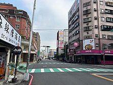 秋紅谷 新光三越 上安學區優質金店面