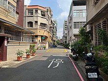 亞灣三多商圈~翻新公寓2樓