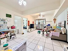 低總價@大三房平車/成家首選/中興商圈