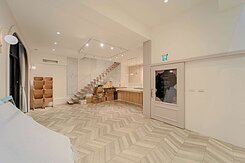 巨蛋|隱密|美業|辦公|獨特|柔光質感裝潢+車位