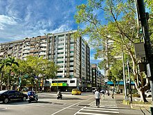 仁愛圓環旁景觀大樓-請洽小巢胡旭文