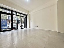 尼克秀屋💥西屯全新臨路雙車店墅