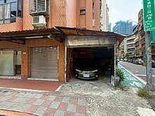 獨家專任稀有臥龍街好停車絕美一樓