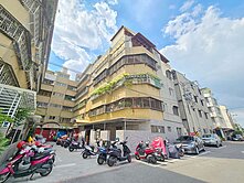 近文山特區健身超大空間公寓5F+頂加(大4房露臺)