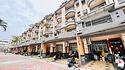 A02*鳳頂特區園茂路車庫別墅**一樓客餐廳