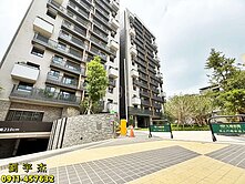 宇杰《久樘宸陽【3+1房 雙平車 雙明星學區】》