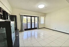 大有商圈都市三房車位