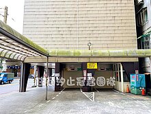 夜市旁獨立產權《貝克漢休旅車位》愛車不受風雨日曬