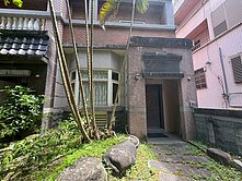 宜市女中路大坪數5房透天~台灣房屋婕如~小豬