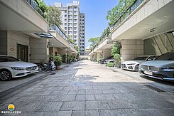 美術館A級|併排雙平車花園電梯豪墅