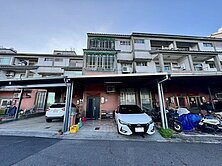 礁溪四城雙車位4房透天~台灣房屋婕如~小豬