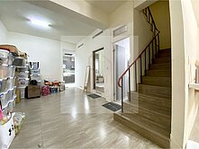 大里草湖溪步道🌳大地坪大面寬四房孝親透天👍