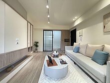 東區近文化中心典雅裝潢2+1房附雙車位