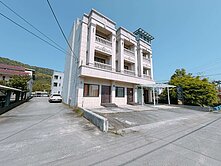 員山巴洛克四房四車位電梯邊間別墅~麟麟