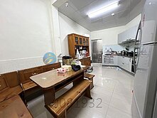  正平興國小旁大地坪大面寬漂亮透天