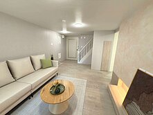 家樂福整新樓中樓2房2衛  住商許嘉玲