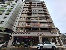 京站一品邊間三房~入門玄關前後陽台浴室有窗