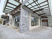 大地坪三角窗透店/可停五台車/近61/近照南壘球場