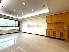 走路就到捷運站#三面採光全不對外窗#室內30坪