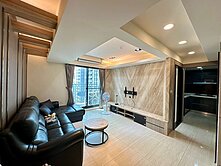 信竤阿勇 品森活裝潢三房車