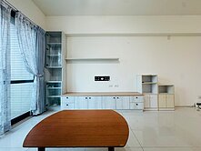 低實登｜大三房平車｜雙衛浴開窗｜樹梢戶