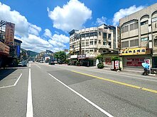 礁溪市區大路邊三角窗黃金店住~台灣房屋婕如~小豬