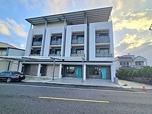 宜蘭市近交流道雙車位全新美透天