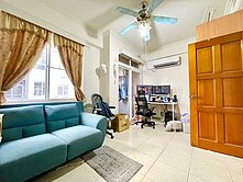 近園區【富群花園】邊間美別墅! 屋況優