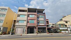 捷運草衙站 SKM購物中心旁面寬6.4米透天店住