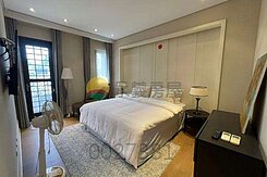 獨棟臨路｜邊間｜電梯別墅｜可停２～３部車